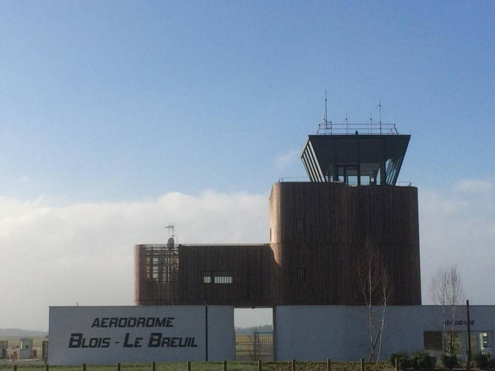 Bardage bois aéroport Blois-le-Breuil